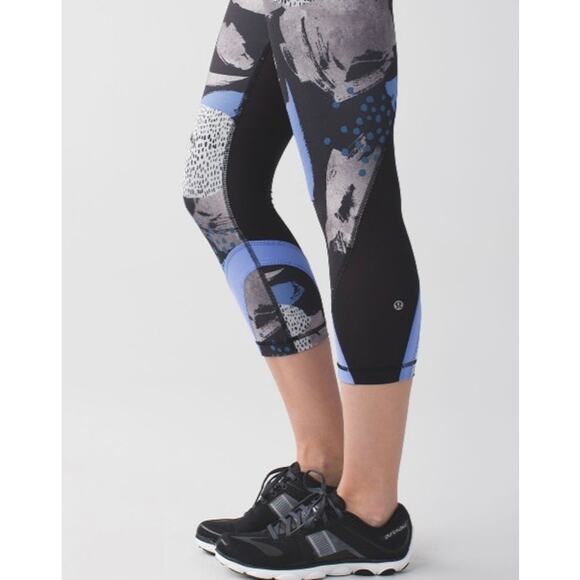 Lululemon Run Inspired Crop II Full in Luxtrem (Mesh) Size 8 - Picture 9 of 11